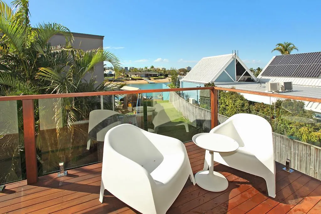 Carrothool 29 - 6 Bedroom Holiday Home On Canal With Pool Mooloolaba 0*,  Αυστραλία